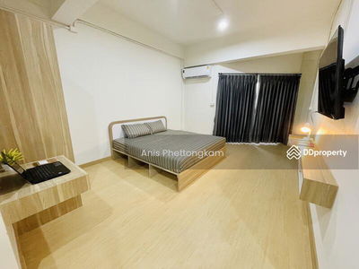 Housing in Bang Kruai, Thailand Housing in Bang Kruai, Thailand