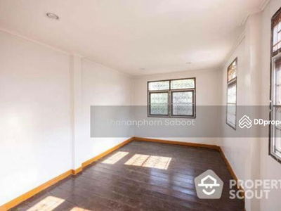 Premium 2-Bedroom House, Bangkok, Thailand Premium 2-Bedroom House, Bangkok, Thailand