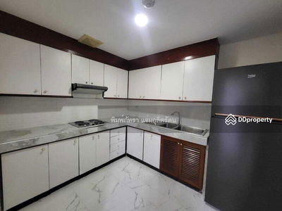 Moon Tower, Bangkok, Thailand Moon Tower, Bangkok, Thailand