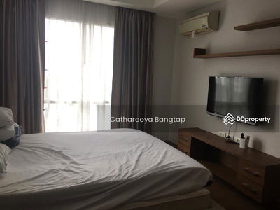 Thru Thonglor, Bangkok, Thailand Thru Thonglor, Bangkok, Thailand