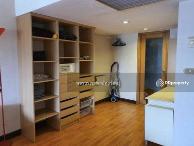 Omni Tower Sukhumvit Nana, Bangkok, Thailand Omni Tower Sukhumvit Nana, Bangkok, Thailand