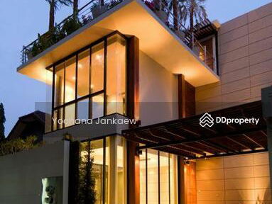 House with Swimming Pool in Sukhumvit, Bangkok, Thailand House with Swimming Pool in Sukhumvit, Bangkok, Thailand