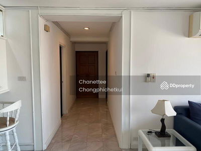 Sukhumvit House, Bangkok, Thailand Sukhumvit House, Bangkok, Thailand