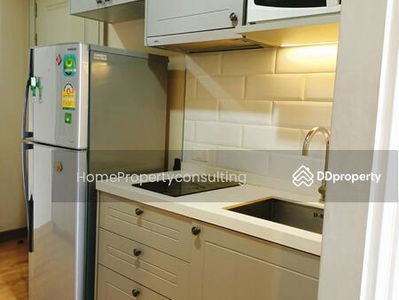 The Editor Vertical Village Sapankwai, Bangkok, Thailand The Editor Vertical Village Sapankwai, Bangkok, Thailand