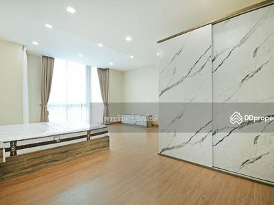 Patio Pattanakarn 38, Bangkok, Thailand Patio Pattanakarn 38, Bangkok, Thailand