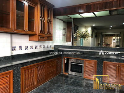 Townhouse in Compound, Bangkok, Thailand Townhouse in Compound, Bangkok, Thailand