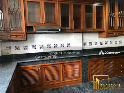 Townhouse in Compound, Bangkok, Thailand Townhouse in Compound, Bangkok, Thailand