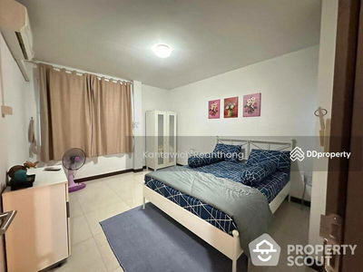 Spacious 3-Bedroom House, Bangkok, Thailand Spacious 3-Bedroom House, Bangkok, Thailand