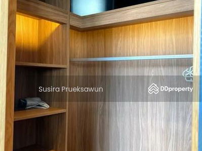 Park Origin Phrom Phong, Bangkok, Thailand Park Origin Phrom Phong, Bangkok, Thailand