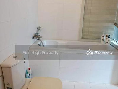 Manhattan Chidlom, Bangkok, Thailand Manhattan Chidlom, Bangkok, Thailand