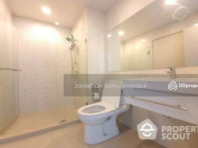 Life Sukhumvit 48, Bangkok, Thailand Life Sukhumvit 48, Bangkok, Thailand