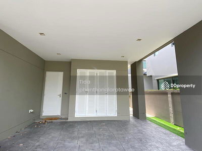 Bangkok Boulevard Rama 9, Bangkok, Thailand Bangkok Boulevard Rama 9, Bangkok, Thailand