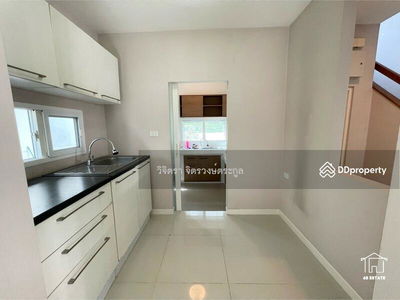 Mantana Lake Watcharapol, Bangkok, Thailand Mantana Lake Watcharapol, Bangkok, Thailand