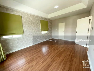 Mantana Lake Watcharapol, Bangkok, Thailand Mantana Lake Watcharapol, Bangkok, Thailand