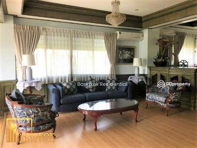 Townhouse in Compound, Bangkok, Thailand Townhouse in Compound, Bangkok, Thailand