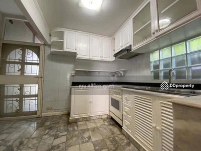 Muang Thong Thani 100, Nonthaburi, Thailand Muang Thong Thani 100, Nonthaburi, Thailand