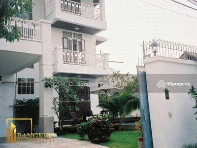 4 Bedroom House in Sukhumvit 71, Bangkok, Thailand 4 Bedroom House in Sukhumvit 71, Bangkok, Thailand