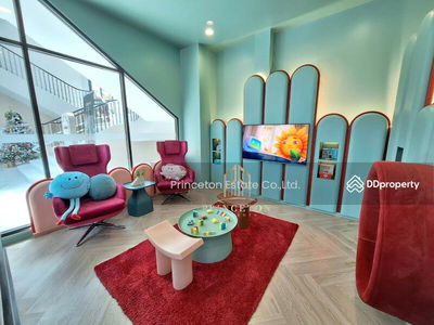 Grand Bangkok Boulevard Krungthepkritha, Bangkok, Thailand Grand Bangkok Boulevard Krungthepkritha, Bangkok, Thailand