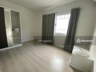 Indy Bangna km.7(1), Samut Prakan, Thailand Indy Bangna km.7(1), Samut Prakan, Thailand