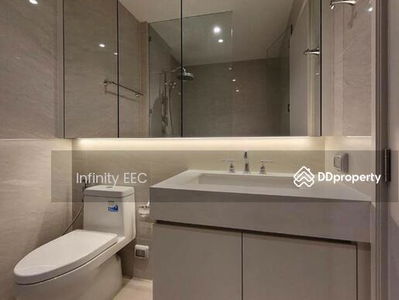 Condo for rent MUNIQ Langsuan, decorated with furniture. Close to nature, Suan Lum, Bangkok, Thailand Condo for rent MUNIQ Langsuan, decorated with furniture. Close to nature, Suan Lum, Bangkok, Thailand