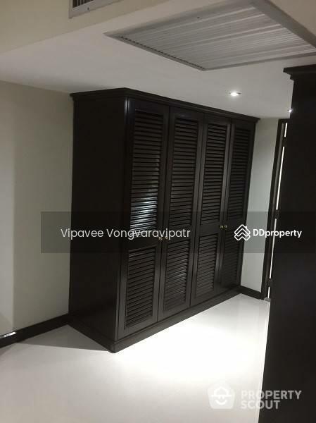 Omni Tower Sukhumvit Nana, Bangkok, Thailand