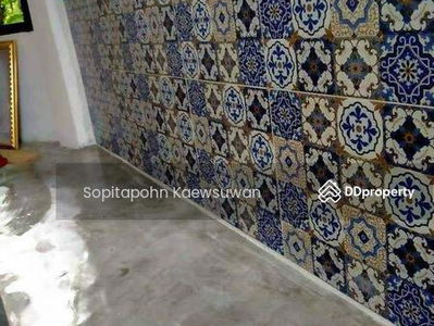 10330, Bangkok, Thailand 10330, Bangkok, Thailand