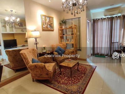 Ivy River, Bangkok, Thailand Ivy River, Bangkok, Thailand