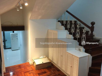 10110, Bangkok, Thailand 10110, Bangkok, Thailand