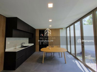 VIVE Rama 9, Bangkok, Thailand VIVE Rama 9, Bangkok, Thailand