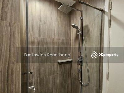 The Line Phahon-Pradipat, Bangkok, Thailand The Line Phahon-Pradipat, Bangkok, Thailand