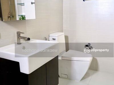 Issara At 42 Sukhumvit, Bangkok, Thailand Issara At 42 Sukhumvit, Bangkok, Thailand