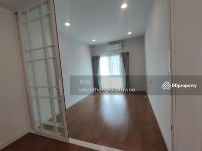 Burasiri Panyaintra, Bangkok, Thailand Burasiri Panyaintra, Bangkok, Thailand