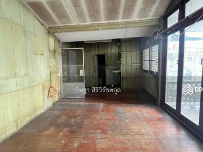 For rent: Land with buildings. Soi Aree Samphan 7, area 155 sq m., excellent location, Bangkok, Thailand For rent: Land with buildings. Soi Aree Samphan 7, area 155 sq m., excellent location, Bangkok, Thailand
