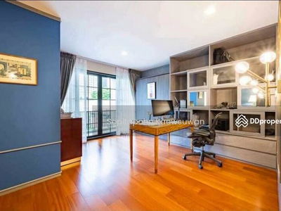 Quarter 31, Bangkok, Thailand Quarter 31, Bangkok, Thailand