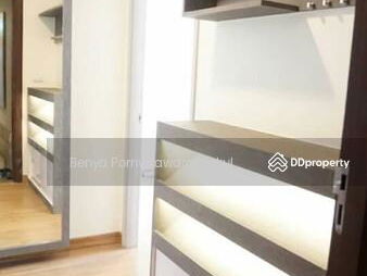 Thru Thonglor, Bangkok, Thailand Thru Thonglor, Bangkok, Thailand