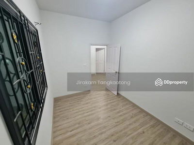 Phattharawan Village, 3 bedrooms, 3 bathrooms, 3 air conditioners, Nonthaburi, Thailand Phattharawan Village, 3 bedrooms, 3 bathrooms, 3 air conditioners, Nonthaburi, Thailand