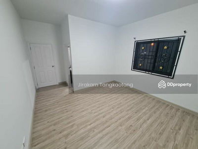 Phattharawan Village, 3 bedrooms, 3 bathrooms, 3 air conditioners, Nonthaburi, Thailand Phattharawan Village, 3 bedrooms, 3 bathrooms, 3 air conditioners, Nonthaburi, Thailand