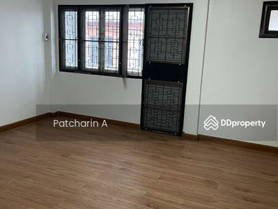 3 storey Townhouse near The Mall Bangkapi, Bangkok, Thailand 3 storey Townhouse near The Mall Bangkapi, Bangkok, Thailand