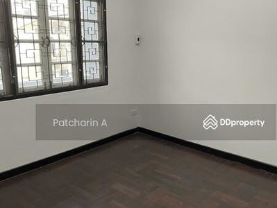 3 storey Townhouse near The Mall Bangkapi, Bangkok, Thailand 3 storey Townhouse near The Mall Bangkapi, Bangkok, Thailand