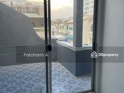 3 storey Townhouse near The Mall Bangkapi, Bangkok, Thailand 3 storey Townhouse near The Mall Bangkapi, Bangkok, Thailand