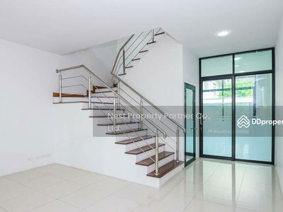 Office/Townhome, Bangkok, Thailand Office/Townhome, Bangkok, Thailand