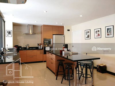 Charan Mansion, Bangkok, Thailand Charan Mansion, Bangkok, Thailand