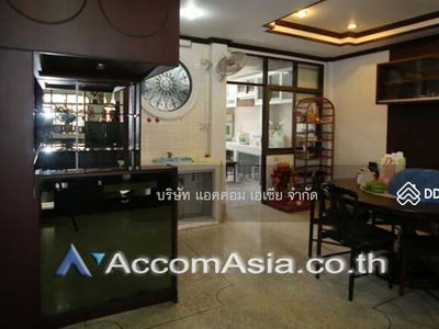 Home Office | 7 Bedrooms Townhouse For Rent in Sathorn, Bangkok near BTS Surasak 1520623, Bangkok, Thailand Home Office | 7 Bedrooms Townhouse For Rent in Sathorn, Bangkok near BTS Surasak 1520623, Bangkok, Thailand