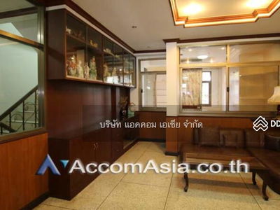 Home Office | 7 Bedrooms Townhouse For Rent in Sathorn, Bangkok near BTS Surasak 1520623, Bangkok, Thailand Home Office | 7 Bedrooms Townhouse For Rent in Sathorn, Bangkok near BTS Surasak 1520623, Bangkok, Thailand