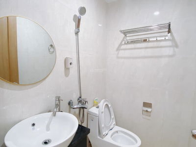 Tran Bach Dang Street, Vietnam  Tran Bach Dang Street, Vietnam