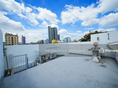 10400, Bangkok, Thailand 10400, Bangkok, Thailand