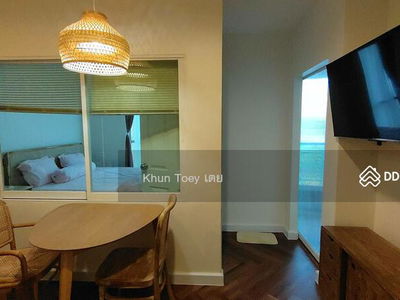 Life @ Sukhumvit 65, Bangkok, Thailand Life @ Sukhumvit 65, Bangkok, Thailand