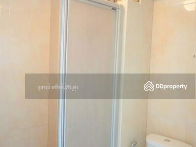 Champs Elysees Avenue, Nonthaburi, Thailand Champs Elysees Avenue, Nonthaburi, Thailand