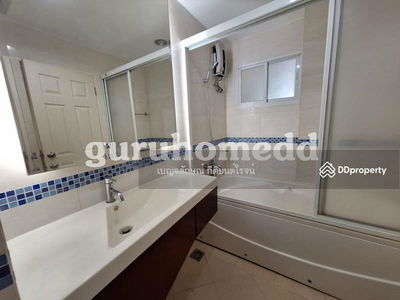 Life @ Sukhumvit 65, Bangkok, Thailand Life @ Sukhumvit 65, Bangkok, Thailand