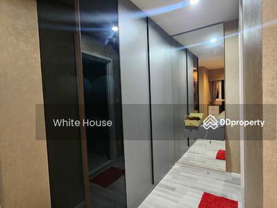 The Key Sathorn-Charoenraj, Bangkok, Thailand The Key Sathorn-Charoenraj, Bangkok, Thailand